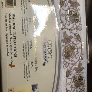 Embroidery 250 count twin sheet set